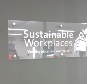 Letrero en acrílico